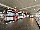Testy tém 25 metr dlouhého trolejbusu koda-Solaris na budoucí trase linky...