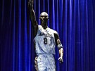 První ze tí soch Kobeho Bryanta, která bude stát ped arenou LA Lakers.