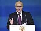 Ruský prezident Vladimir Putin hovoí ve Státním kremelském paláci v Moskv....
