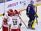 Královéhradetí hokejisté se radují z gólu v utkání proti eským Budjovicím.