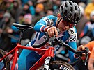 Kristýna Zemanová na trati cyklokrosového mistrovství svta v Táboe