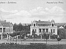 Historická pohlednice zobrazující ob vily klobounického továrníka Antona...
