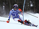 Francouz Clément Noël jede slalom Svtového poháru v Chamonix.