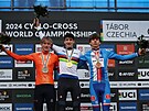 Keije Solen z Nizozemska (vlevo), Stefano Viezzi z Itálie (uprosted) a Krytof...
