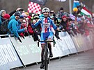 Cyklokrosaka Kateina Doudrová bhem závodu juniorek na mistrovství svta v...