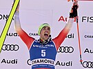výcar Daniel Yule se raduje z vítzství ve slalomu v Chamonix.