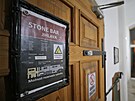 Rockov Stone Bar se nachz ve sklepen domu na jihlavskm Masarykov nmst...