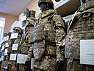 eny v ukrajinské armády se dokaly uniforem upravených podle jejich poteb....