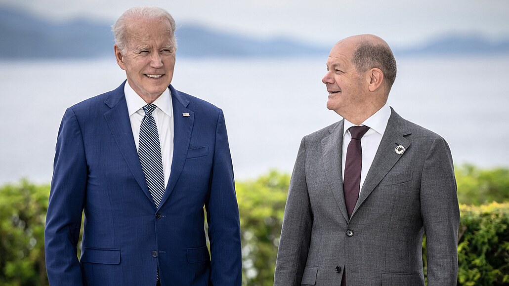 Americký prezident Joe Biden a nmecký kanclé Olaf Scholz.