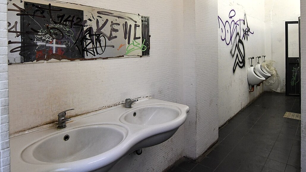 Mstské toalety v parku Giardino Bellini v Katánii (4. února 2024)