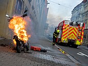 Likvidace po�áru elektrokolob�ky v centru Ostravy (6. února 2024)