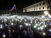 Slováci ped sídlem parlamentu protestovali proti vládní novele trestního...