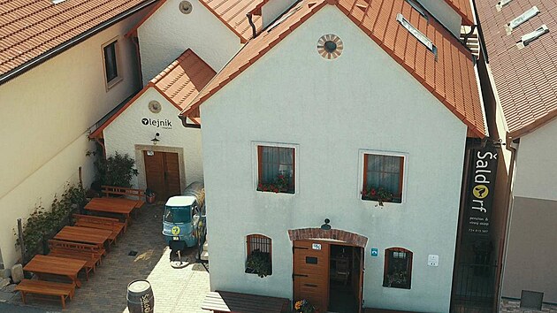 Oceněný penzion se nachází ve vinařské obci Nový Šaldorf v areálu Modrých sklepů.