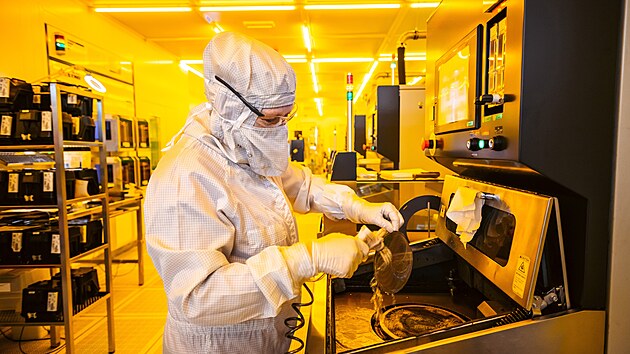 Výroba čipů na bázi křemíku ve společnosti osnemi v Rožnově pod Radhoštěm