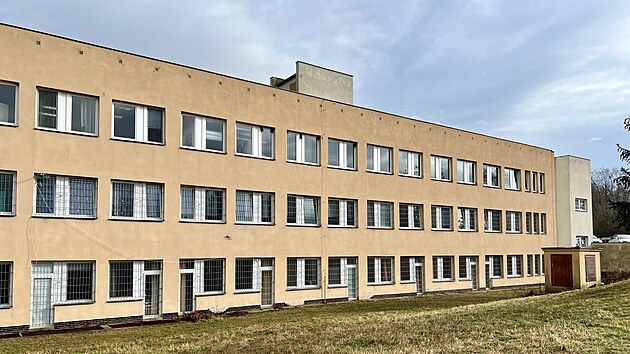 Budova Dtsk psychiatrick nemocnice v Lounech (nor 2024)
