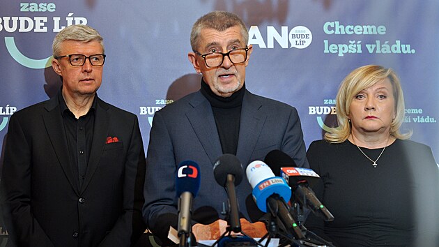 Tisková konference stínové vlády ANO v České Lípě. Na snímku Karel Havlíček, Andrej Babiš a  Alena Schillerová (1. února 2024)