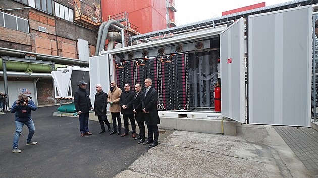 Jeden ze šesti kontejnerů dosud největšího tuzemského bateriového úložiště, které společnost ČEZ zprovoznila v Ostravě - Vítkovicích. (1. února 2024)