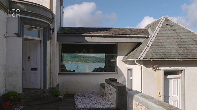 K maj�ku pat�� i d�m spr�vce, strojovna a hospod��sk� budovy.