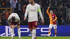Kerem Aktürkoglu z Galatasaraye slaví gól proti Manchesteru United.