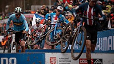 Zdenk tybar (uprosted) na trati cyklokrosového mistrovství svta v Táboe