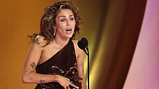 Miley Cyrus na pedávání cen Grammy (4. února 2024).