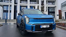 Nový ob�í v�z Jaromíra Jágra, který je na pomezí SUV a MPV, hraje stejn� jako...