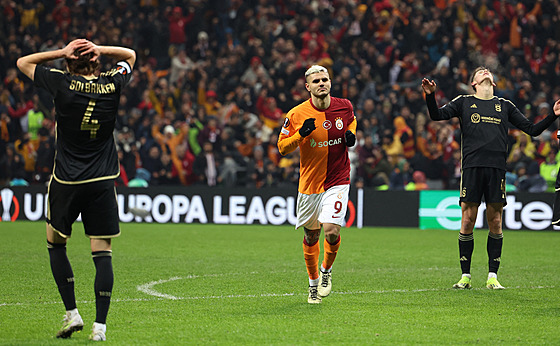 Mauro Icardi z Galatasaraye se raduje z vítzného gólu do sít Sparty.