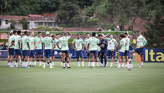 Brazilský tým na tréninku ped utkáním olympijské kvalifikace s Argentinou.