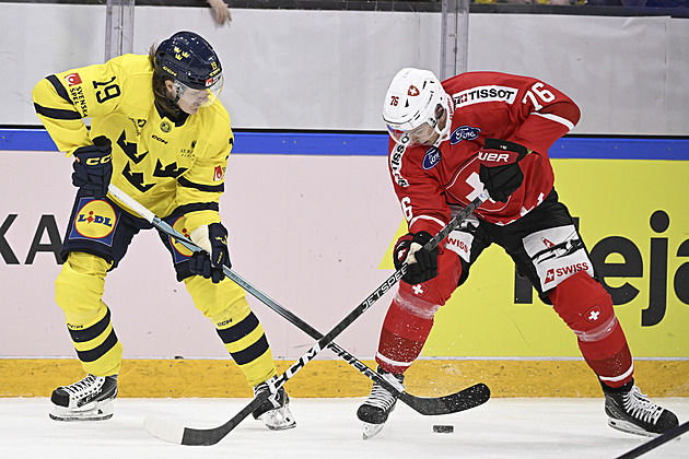 Hokejisté Švédska porazili Švýcarsko a budou na domácích hrách útočit na triumf