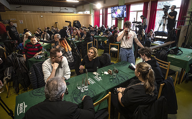 Kvůli nám sem nepřijel. Obyvatelé Mostu mají o Rakušanových motivech jasno