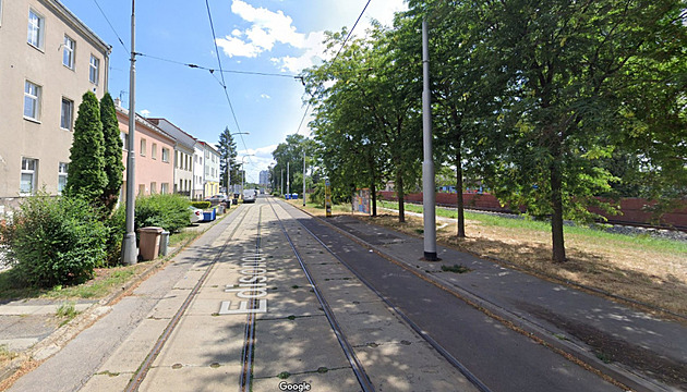 Tramvajová tra v Hodolanech u pomalu dosluhuje.