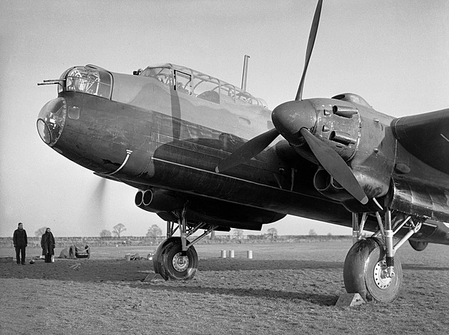 Bombardér Manchester zklamal kvůli motorům, ale dal vzniknout legendě