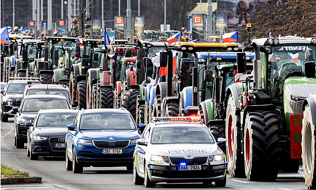 Jednání s Výborným přineslo zemědělcům zklamání. Další protest má být za týden