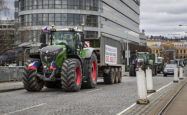 Zemědělci budou demonstrovat v centru Prahy. Začíná stávka německých strojvůdců