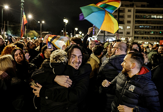 Řecko jako první pravoslavná země schválilo manželství pro všechny