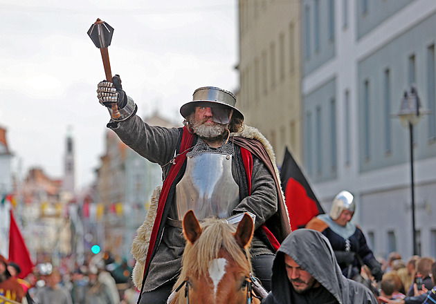 Postava Jana iky nesmí na festivalu Táborská setkání chybt.