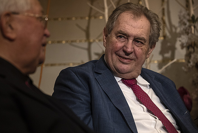 Zeman je po operaci nohy ve vážném stavu, délku hospitalizace nelze určit