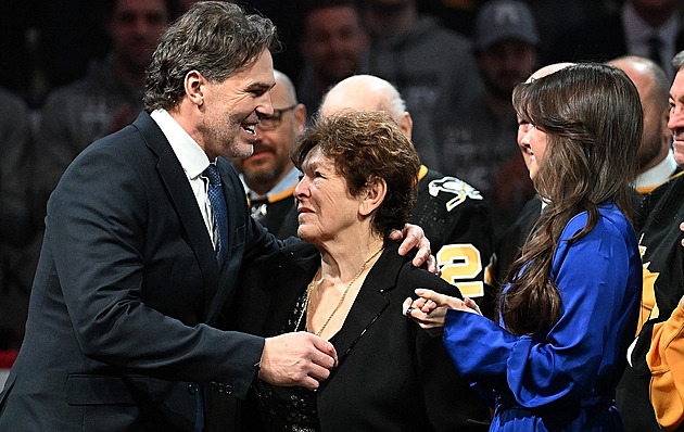 Jágr byl v Pittsburghu na kontrole: Jestli stále visím, pobavil a dostal i cenu Emmy