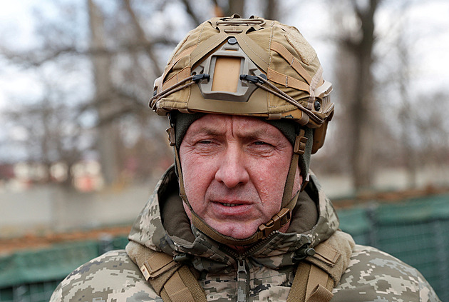 Moskva využije zpožděných dodávek zbraní, míní šéf ukrajinských pozemních sil