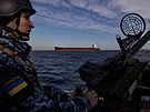 Ukrajinská pob�e�ní strá� hlídá bezpe�nost nákladních lodí v �erném mo�i (7....