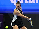 Karolína Plíková na turnaji v Dauhá v utkání s Naomi Ósakaovou.