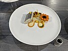 Po�írovaná pra�ma, mrkvové pyré se zázvorem, mrkvový fondant, pyré z citronové...