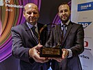 Otec Ladislav Brzdil a syn stejnho jmna si odnesli cenu Podnikatel roku za...