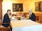 Prezident Petr Pavel poobdval s premiérem Petrem Fialou (ODS). Jednali o...