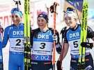 Biatlonistky (zleva) Lisa Vittozziová, Justine Braisazová-Bouchetová, Lou...