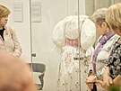 Výstava Znovuobjevená krása pibliuje zrestaurované vzácné textilie z hoické...