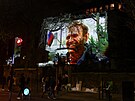Alexeje Navalného uctili lidé po celém svt, na snímku pietní akce v Londýn....