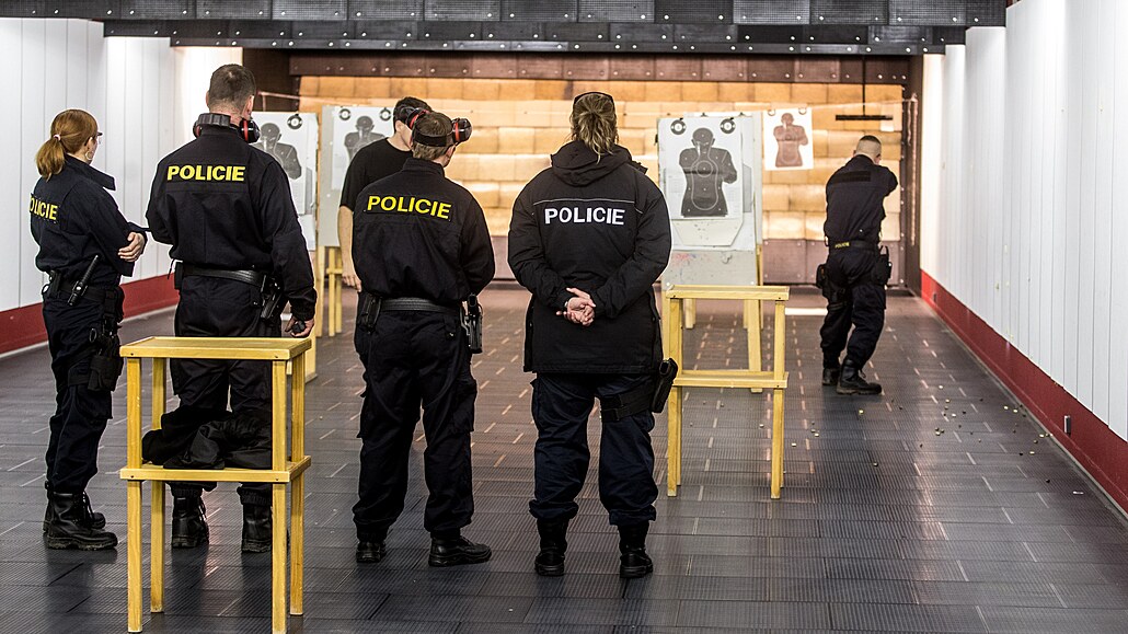 Ze sekretá�ky za m�síc policistkou