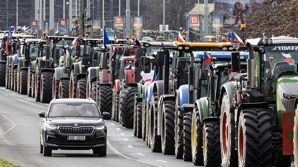 Zemdlci v Praze protestují proti situaci ve svém oboru. Do metropole pijeli...