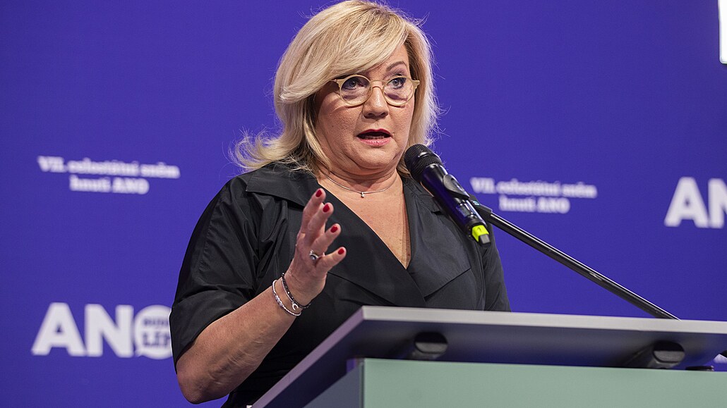 �éfka poslanc� ANO Alena Schillerová na sn�mu hnutí